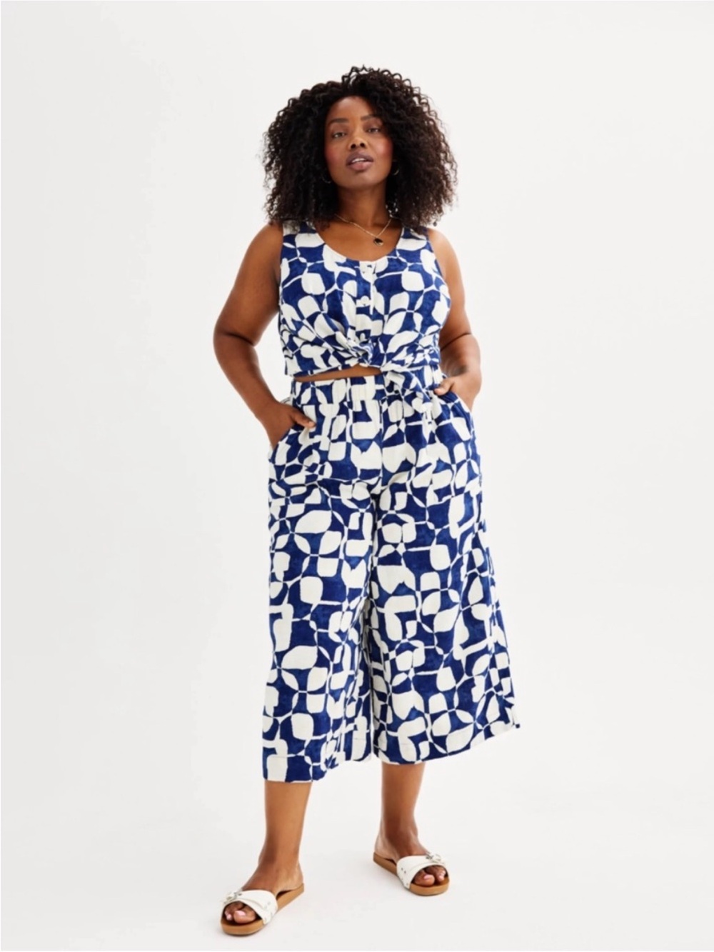 Sonoma Blue and White Geometric Cropped pant